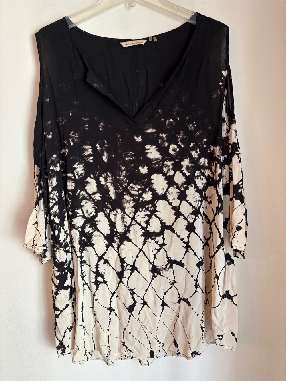 Soft Surroundings Black Cream Tie-Dye V-Neck Tunic rayon cold shoulder women’s L